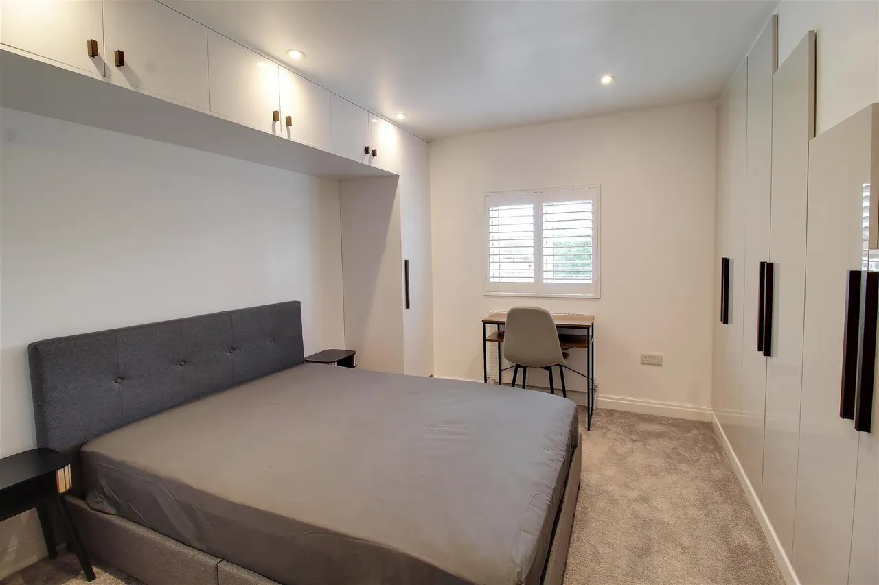 Rushfield, Potters Bar, Hertfordshire EN6 3HN, photo 8