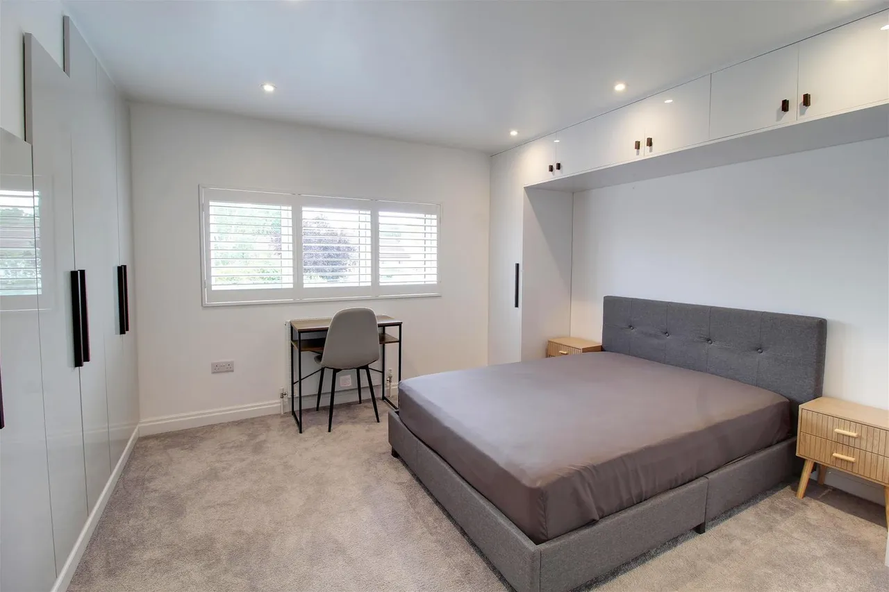 Rushfield, Potters Bar, Hertfordshire EN6 3HN, photo 18