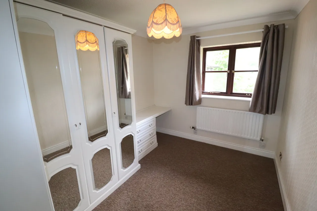 Booths Court, Brentwood, photo 15