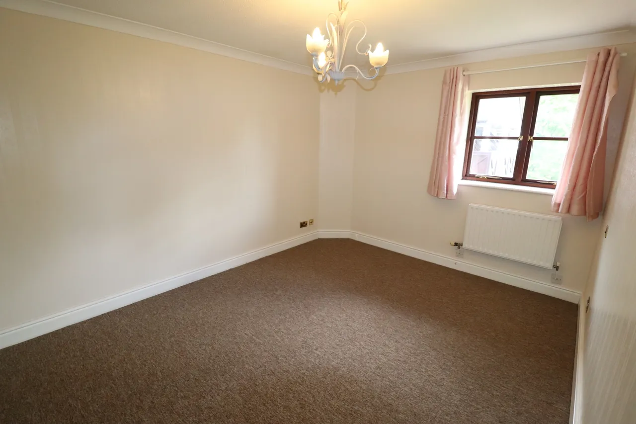Booths Court, Brentwood, photo 12