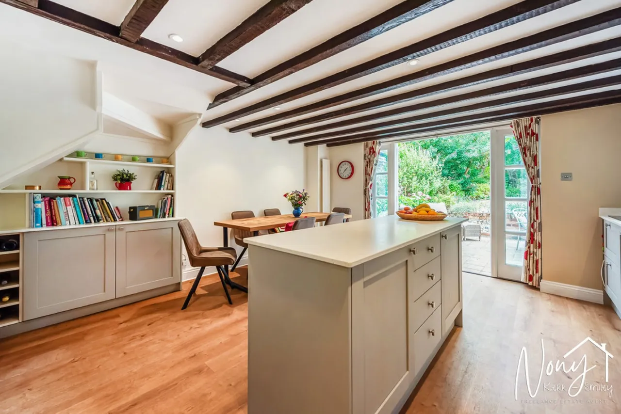 Avington Park Lane, Easton, photo 7