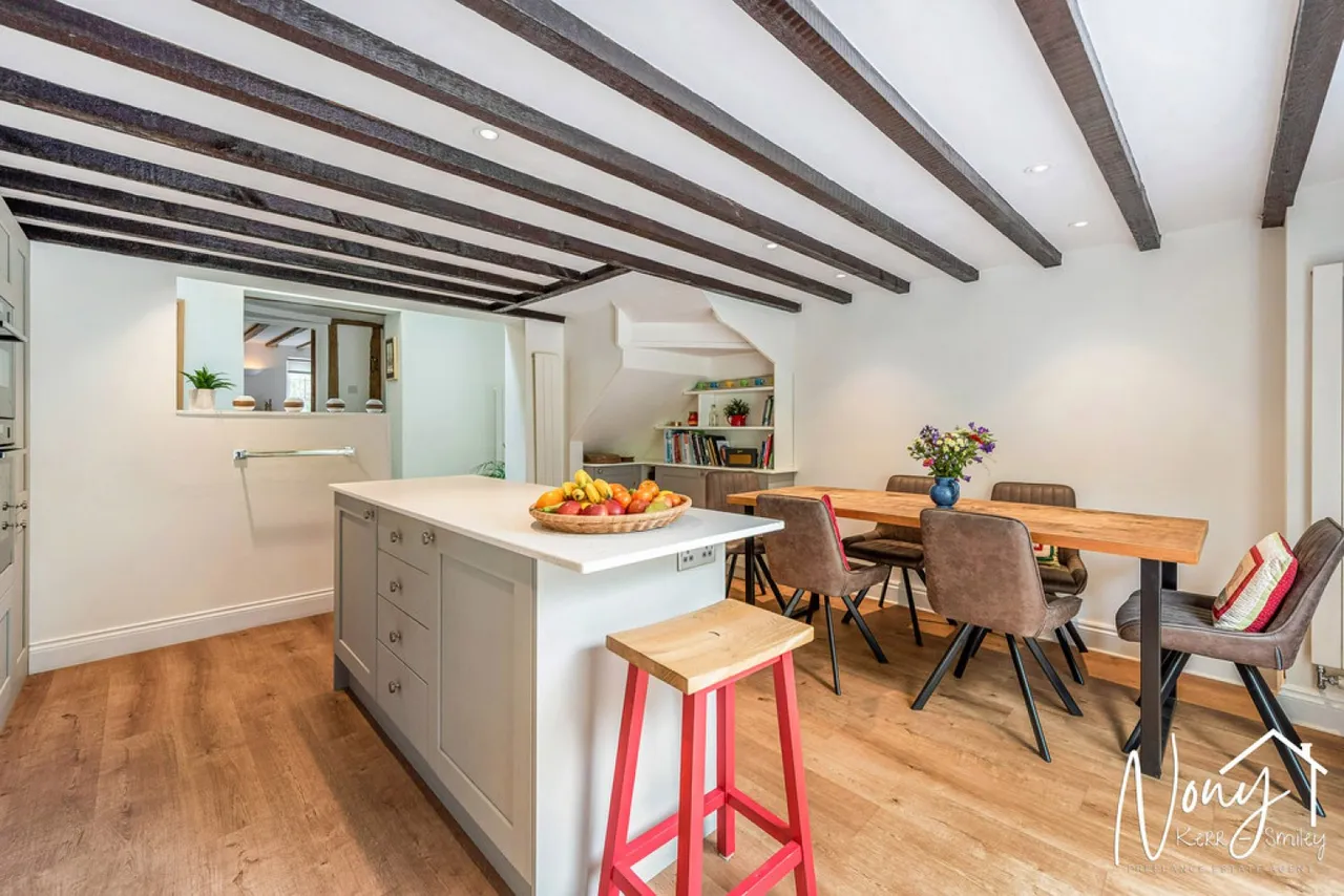 Avington Park Lane, Easton, photo 6