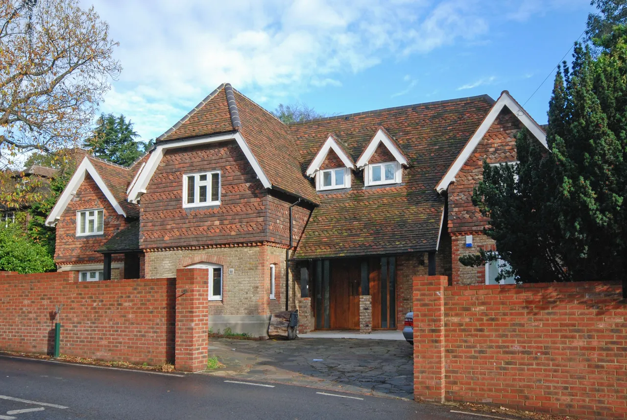 Coombe End Cottage, Warren Road, Kingston upon Thames, photo 5