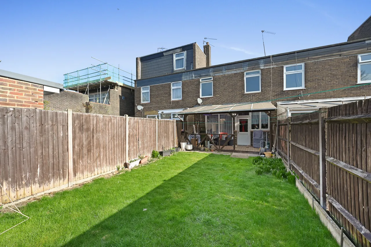 Friendship Walk, Northolt, UB5, photo 9