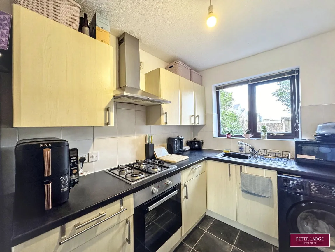 Tynewydd Road, Rhyl, Denbighshire, LL18 3SS, photo 4