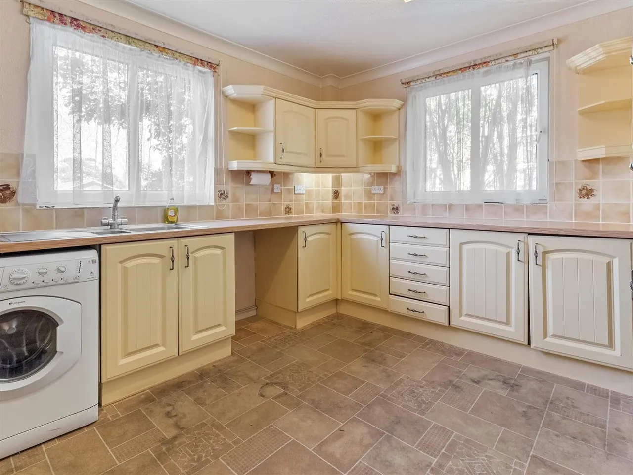 Belmer Court, Grand Avenue, Worthing, photo 10