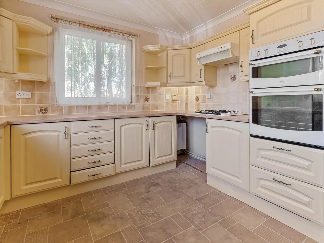 Belmer Court, Grand Avenue, Worthing, photo 9