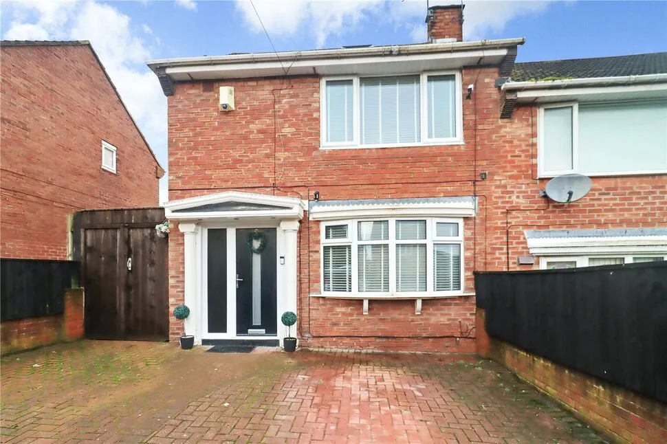2 bed house for sale — Gambia Square, Sunderland, Tyne and Wear, SR4