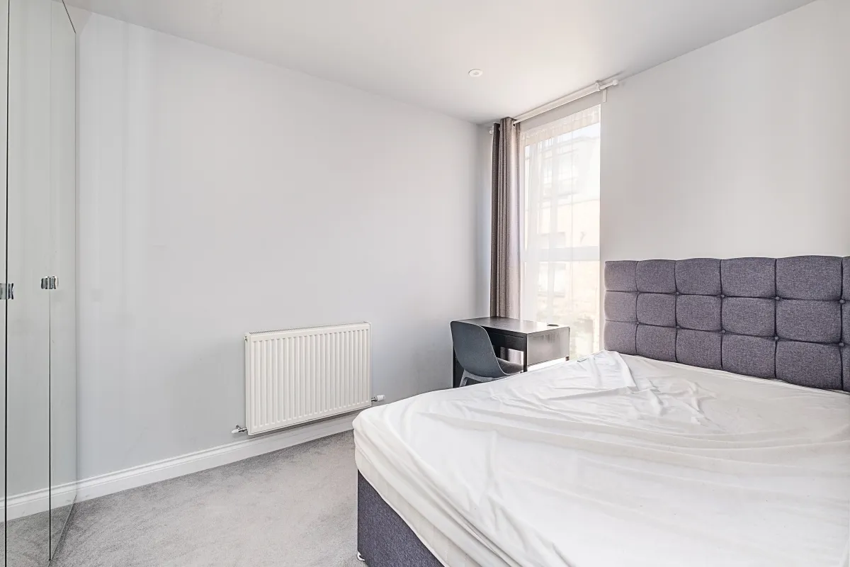 Wells Walk, E7, photo 12