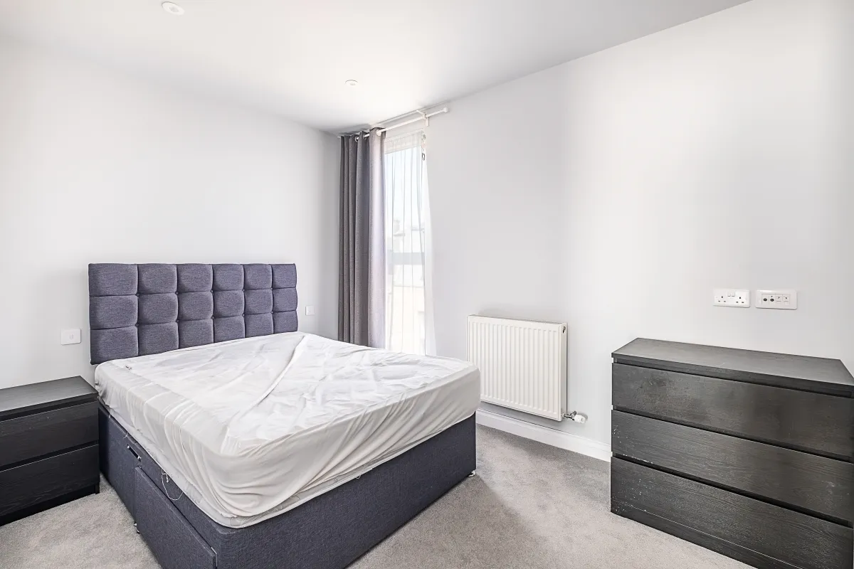 Wells Walk, E7, photo 10