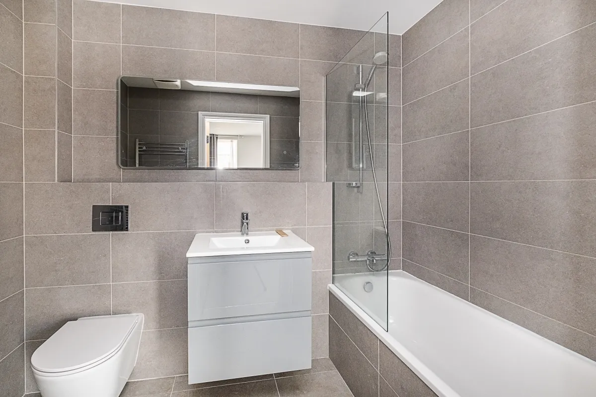 Wells Walk, E7, photo 9