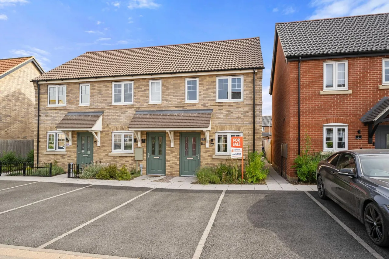 2 bed house for sale, Lee Avenue, Coningsby, LN4