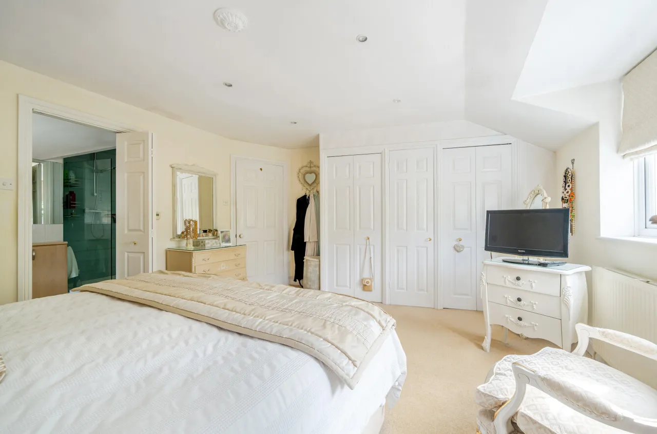 Barkham Manor, Barkham, Wokingham, Berkshire, RG41 4DQ, photo 13