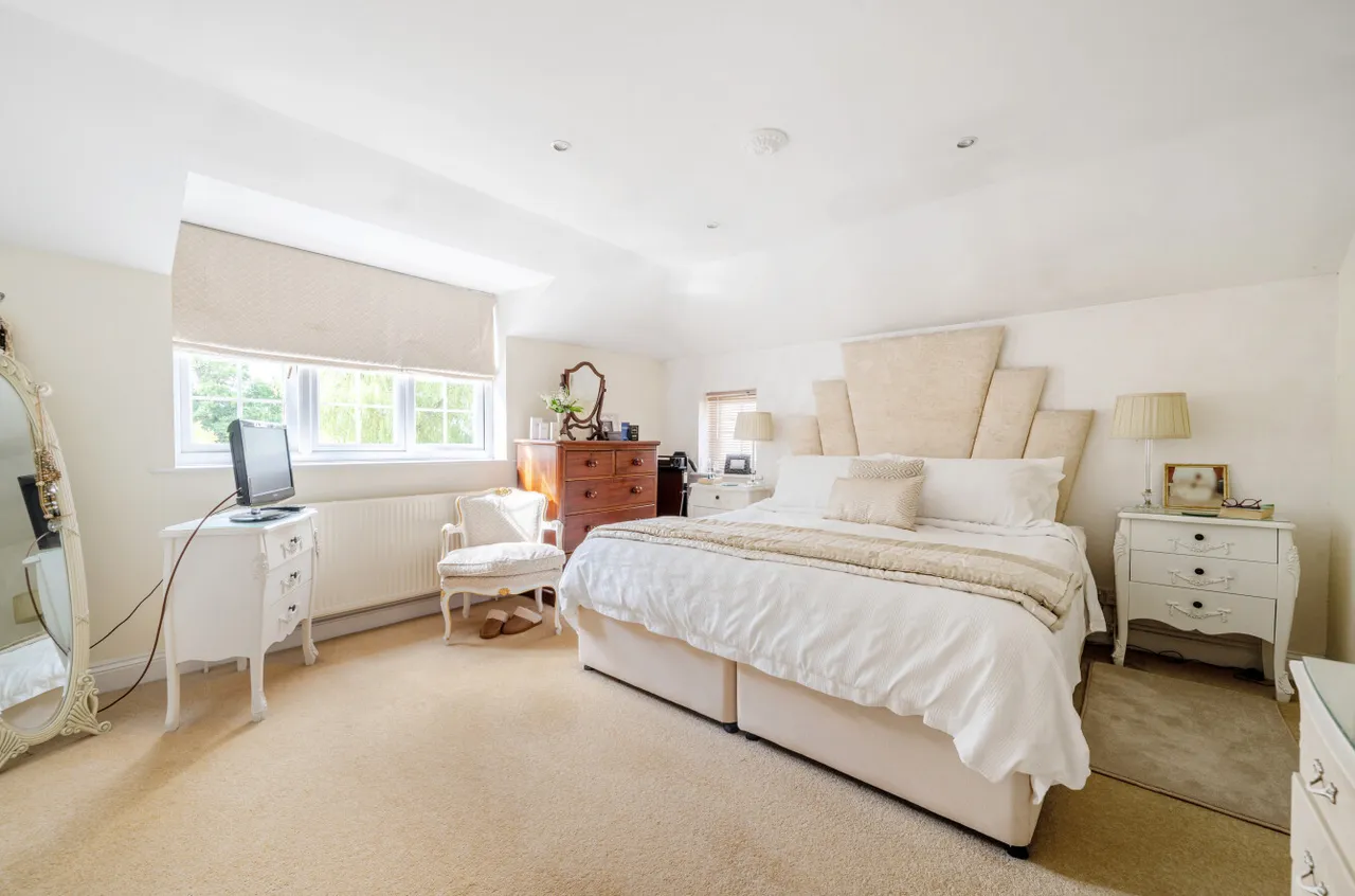 Barkham Manor, Barkham, Wokingham, Berkshire, RG41 4DQ, photo 6
