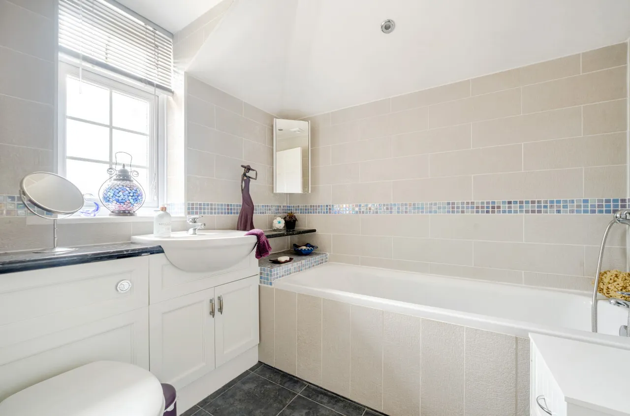 Barkham Manor, Barkham, Wokingham, Berkshire, RG41 4DQ, photo 17