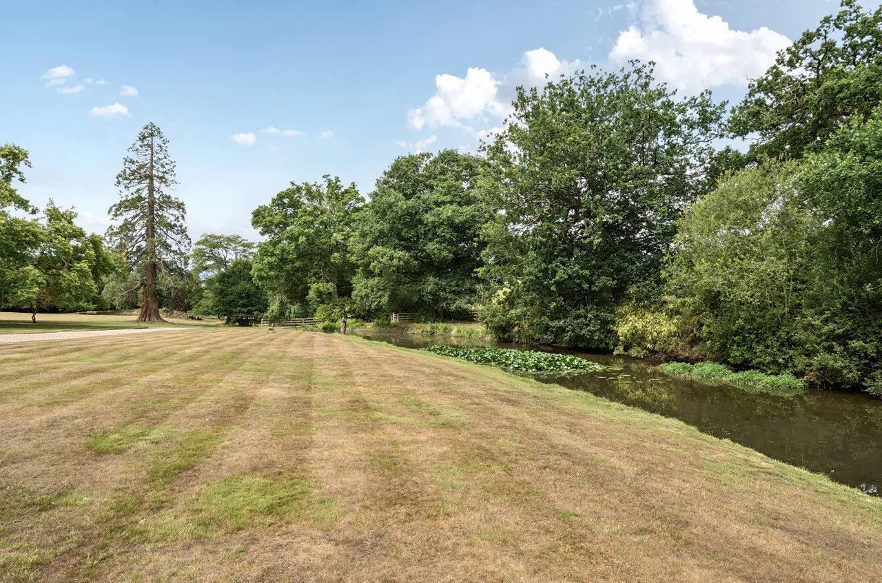 Barkham Manor, Barkham, Wokingham, Berkshire, RG41 4DQ, photo 24