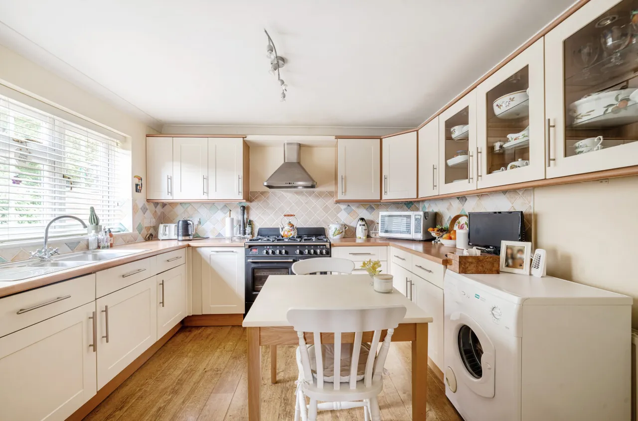 Barkham Manor, Barkham, Wokingham, Berkshire, RG41 4DQ, photo 9
