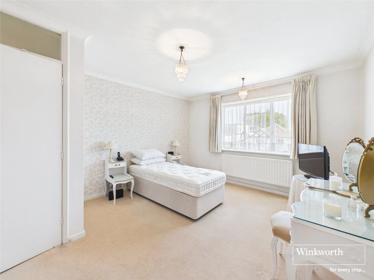 St. Peter's Court, Hendon, NW4, photo 4