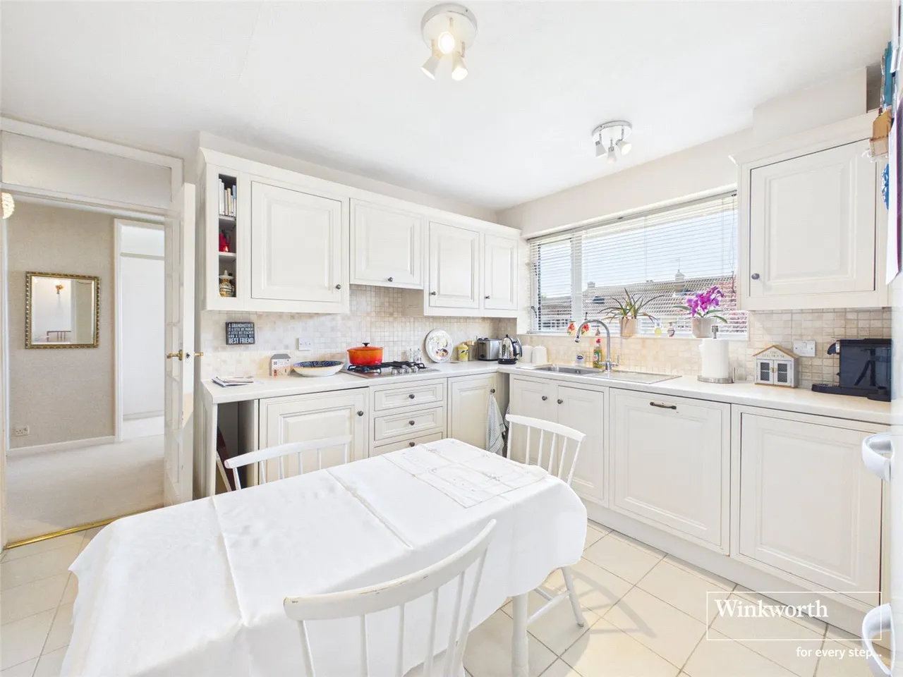 St. Peter's Court, Hendon, NW4, photo 13
