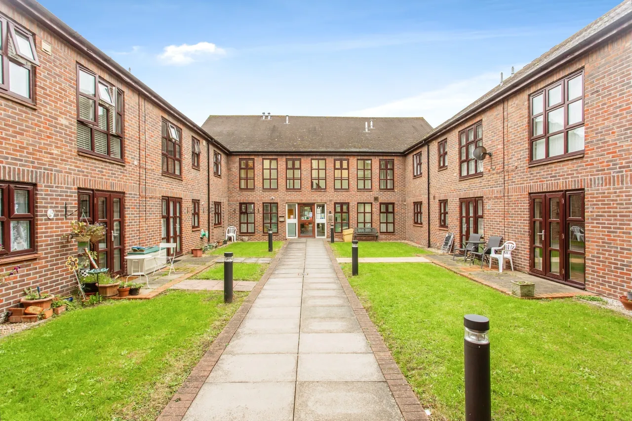 Wedgwood Way, Rochford, Essex, SS4, photo 12