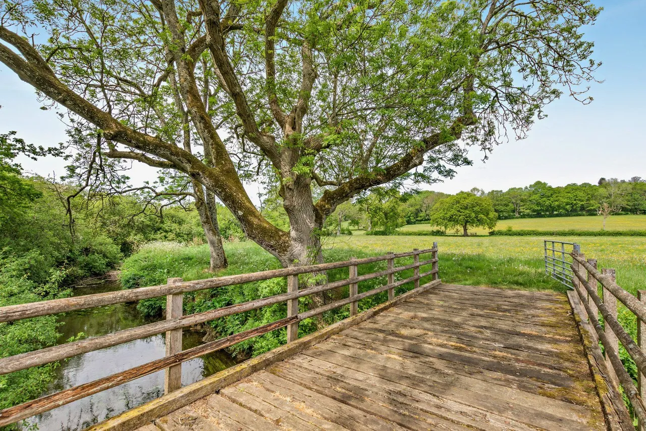 Lyons Road, Slinfold, Horsham, West Sussex, RH13 0QT, photo 5