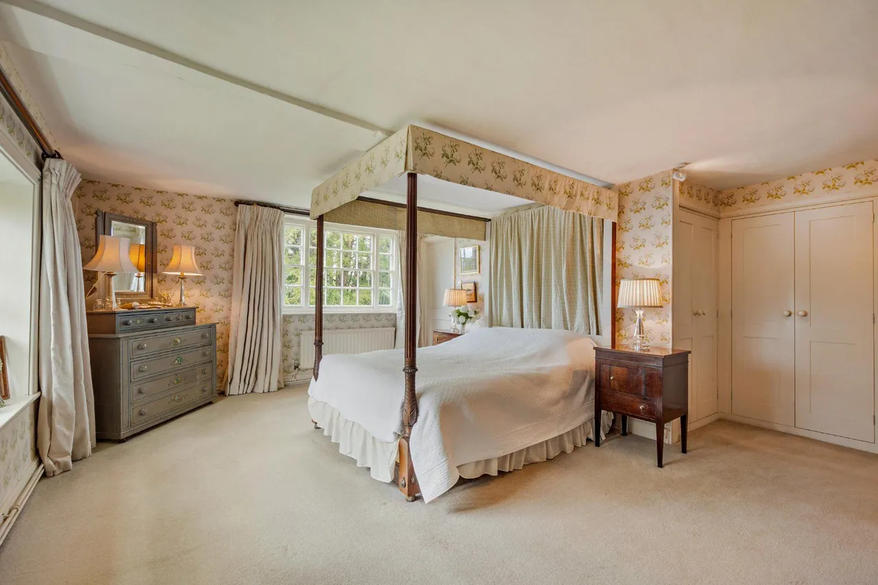 Lyons Road, Slinfold, Horsham, West Sussex, RH13 0QT, photo 12