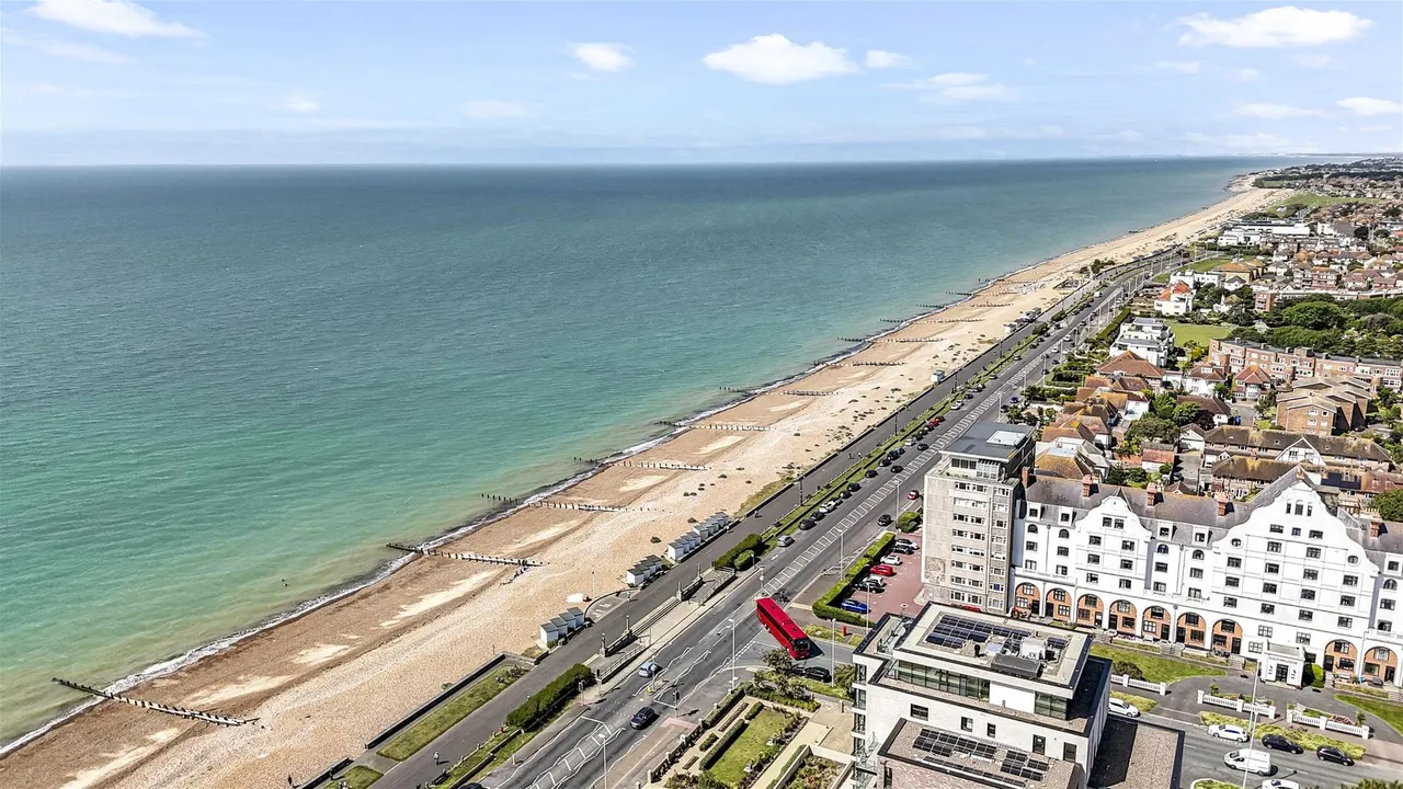 West Parade, Worthing, photo 15