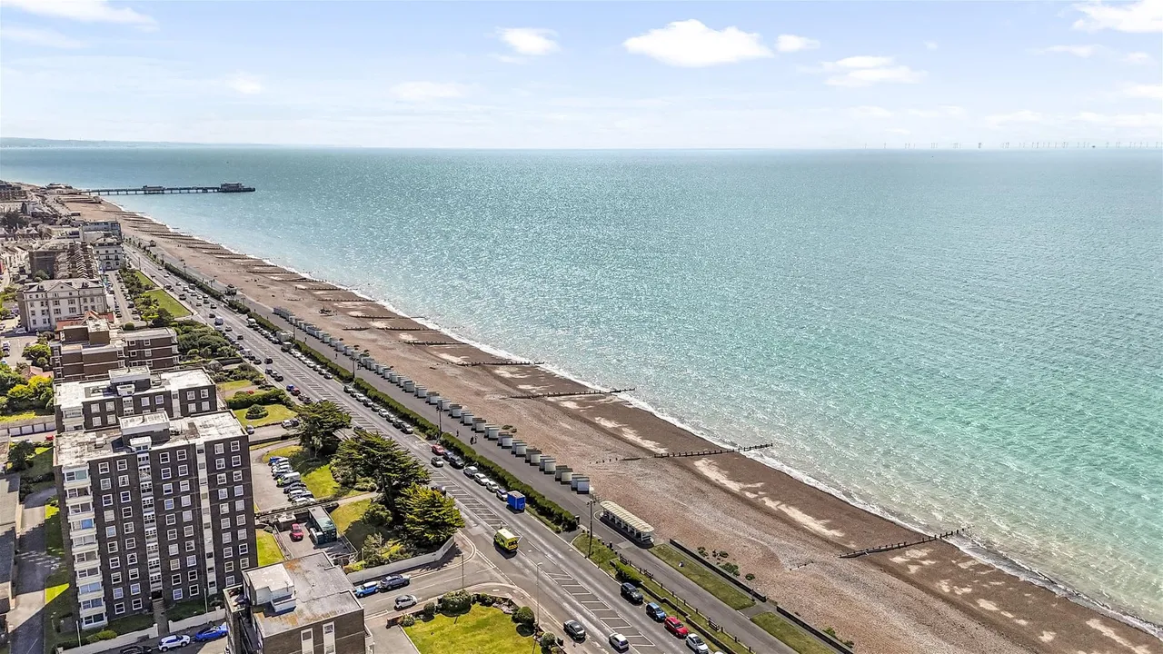 West Parade, Worthing, photo 16