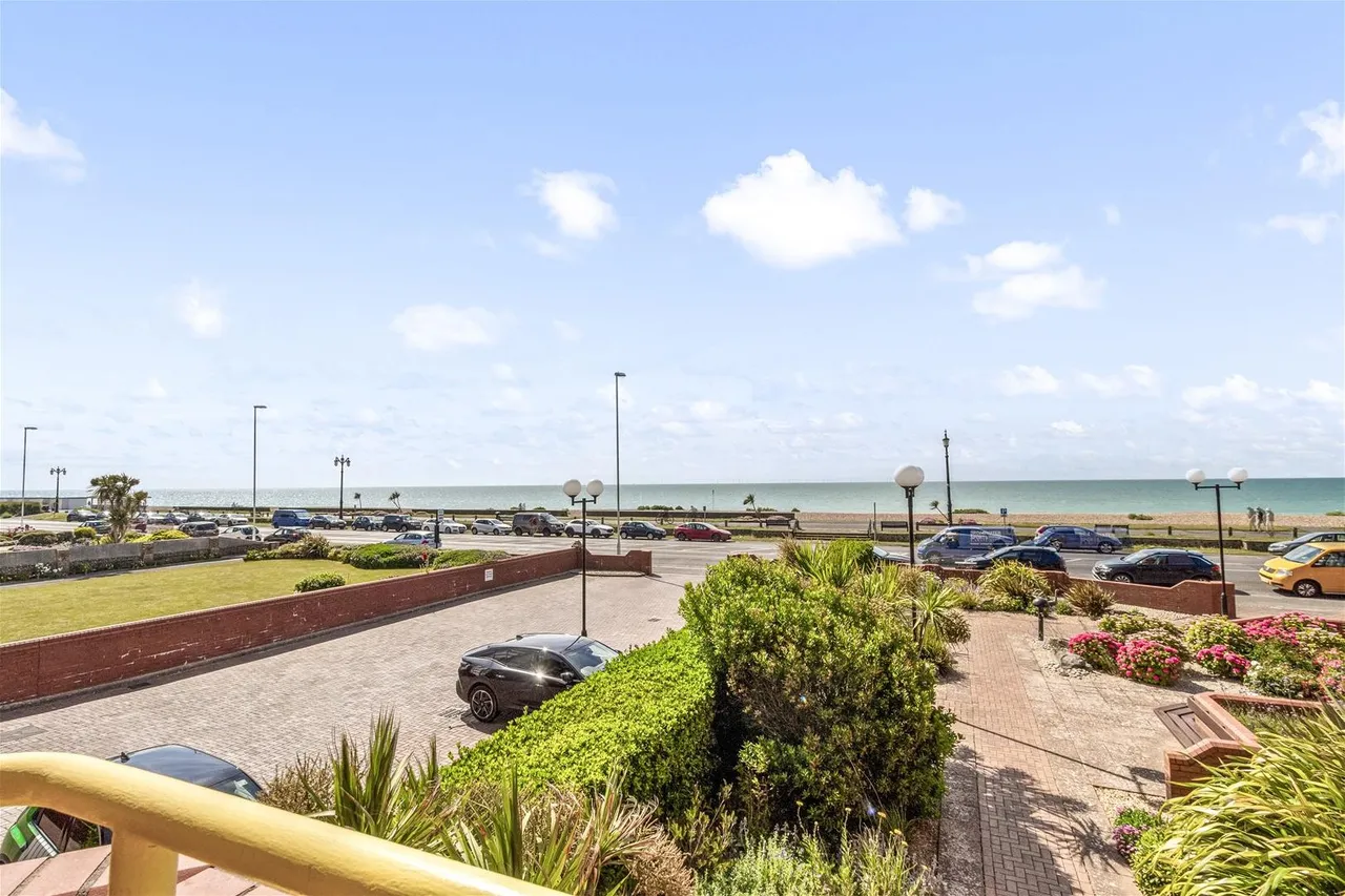 West Parade, Worthing, photo 17