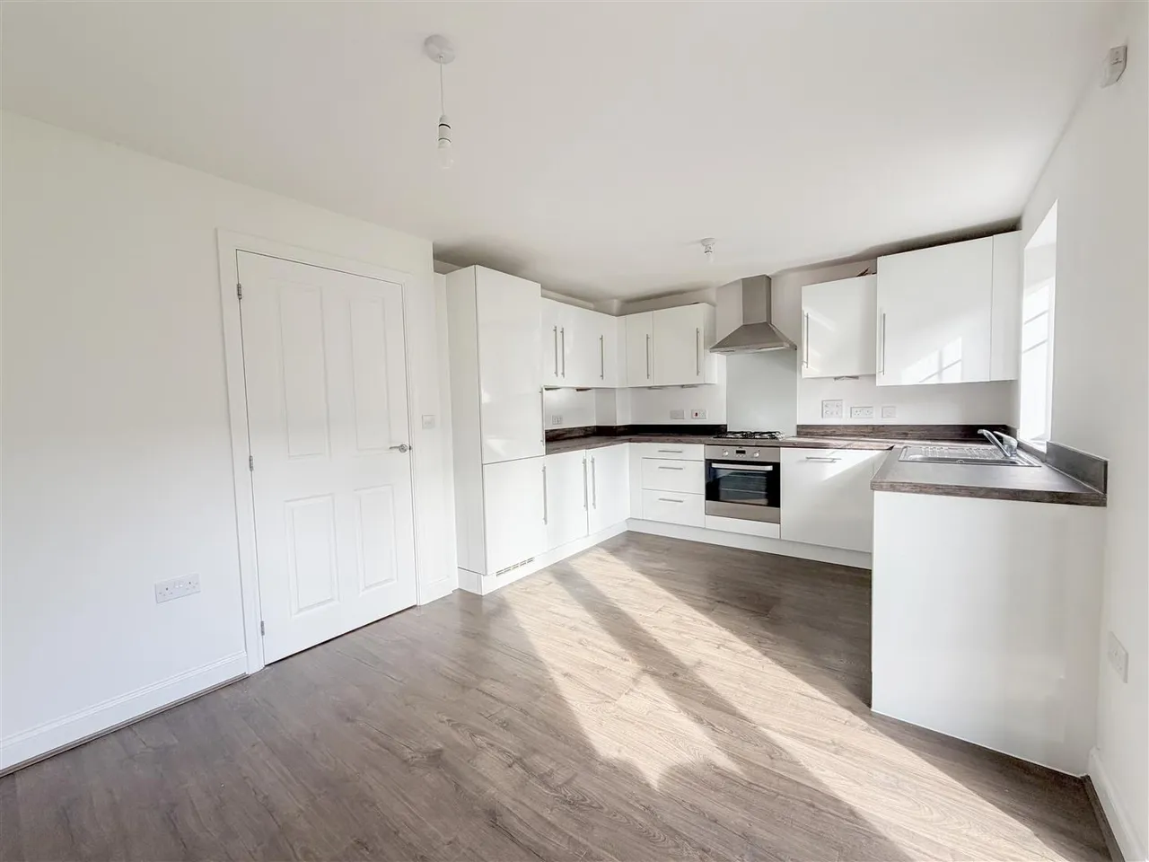 Gracelands Drive, Bexhill-On-Sea, East Sussex, TN39 4FZ, photo 3