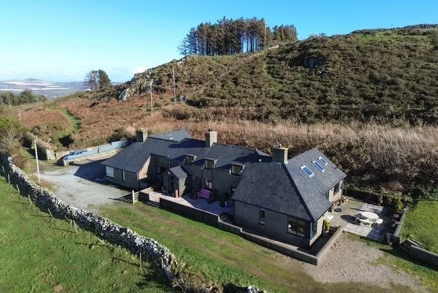 7 bed house for sale, Sarn, LL53