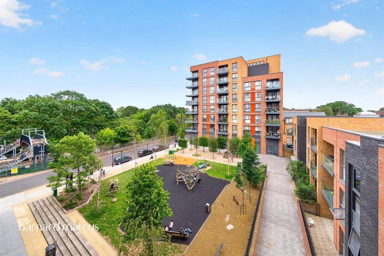 Copley Close, London, photo 2