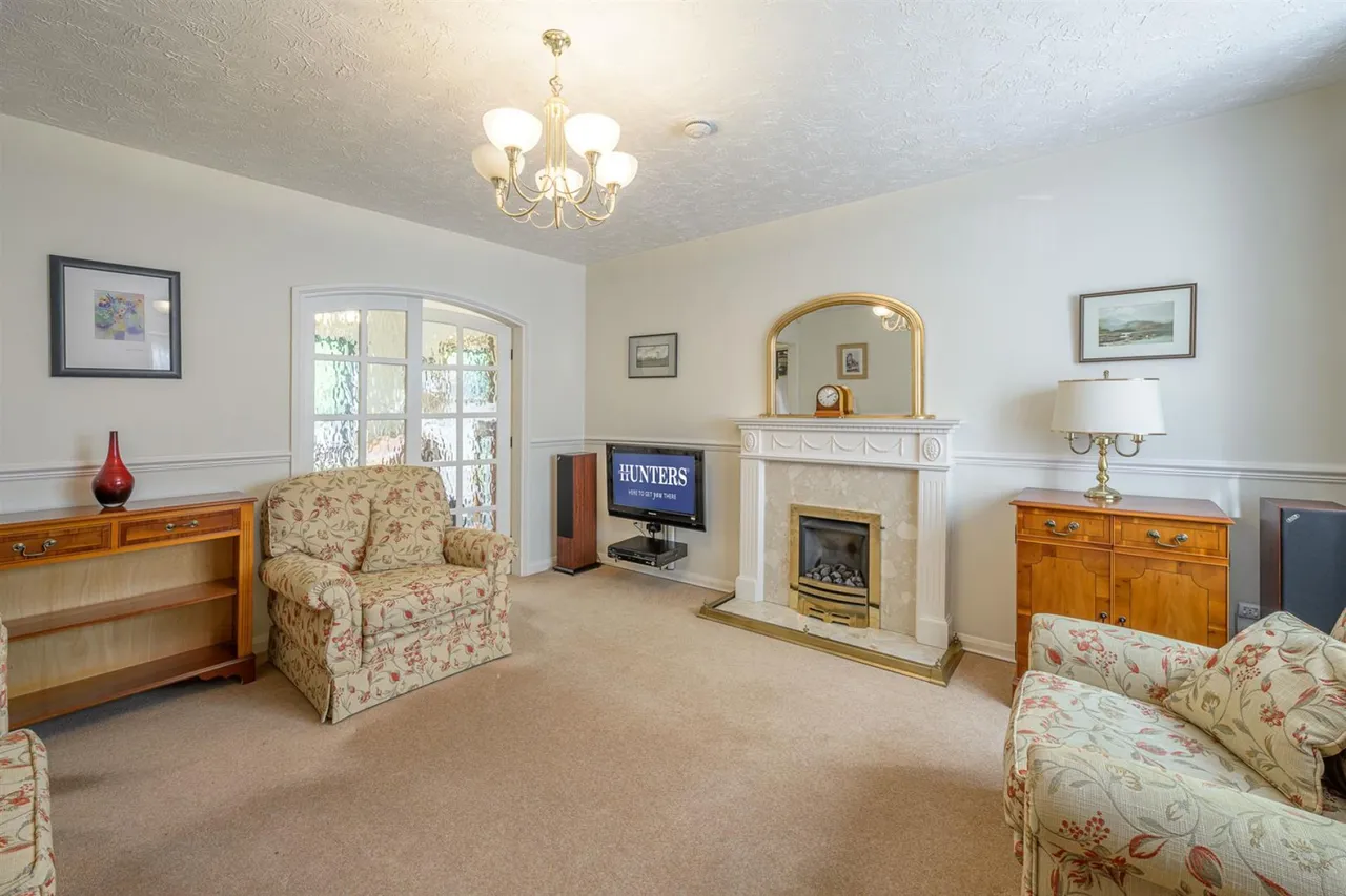 Hinsford Close, Kingswinford, DY6 7LF, photo 3