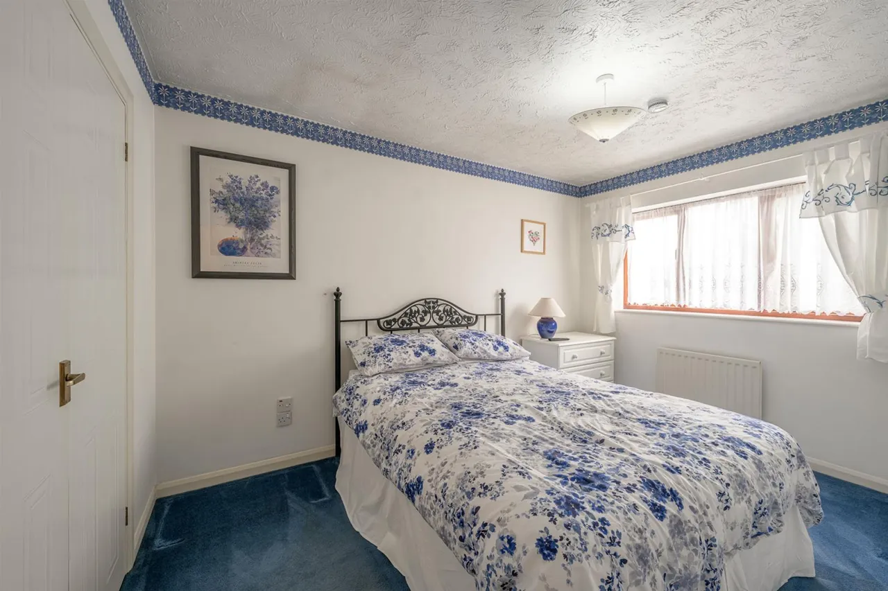 Hinsford Close, Kingswinford, DY6 7LF, photo 8