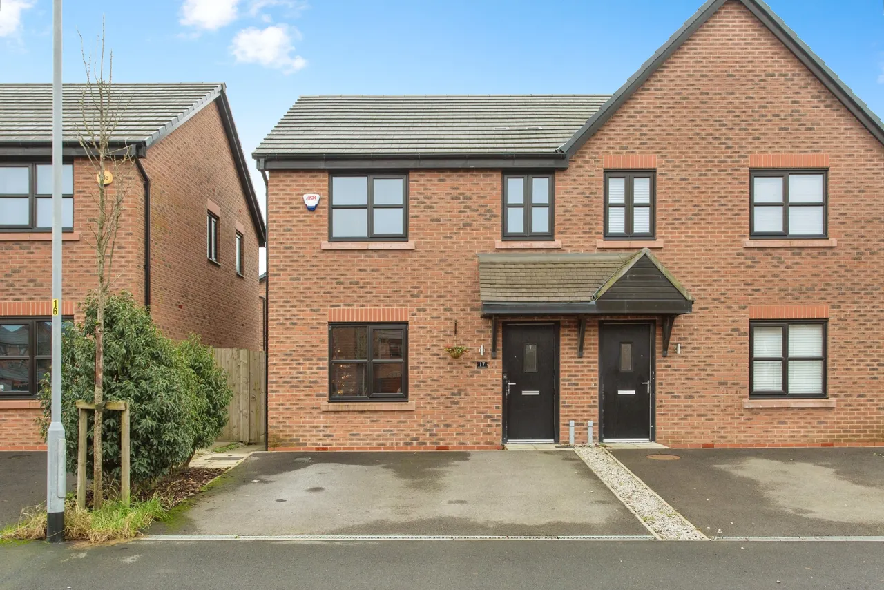 3 bed house for sale — Foundry Road, Horwich, Bolton
