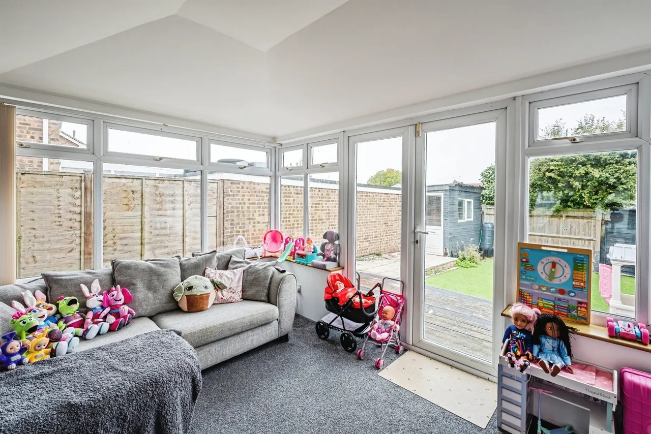 Gainsborough Crescent, Eastbourne, BN23, photo 6