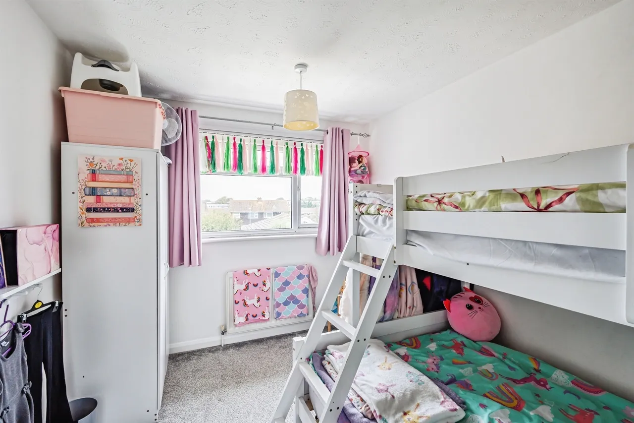 Gainsborough Crescent, Eastbourne, BN23, photo 13