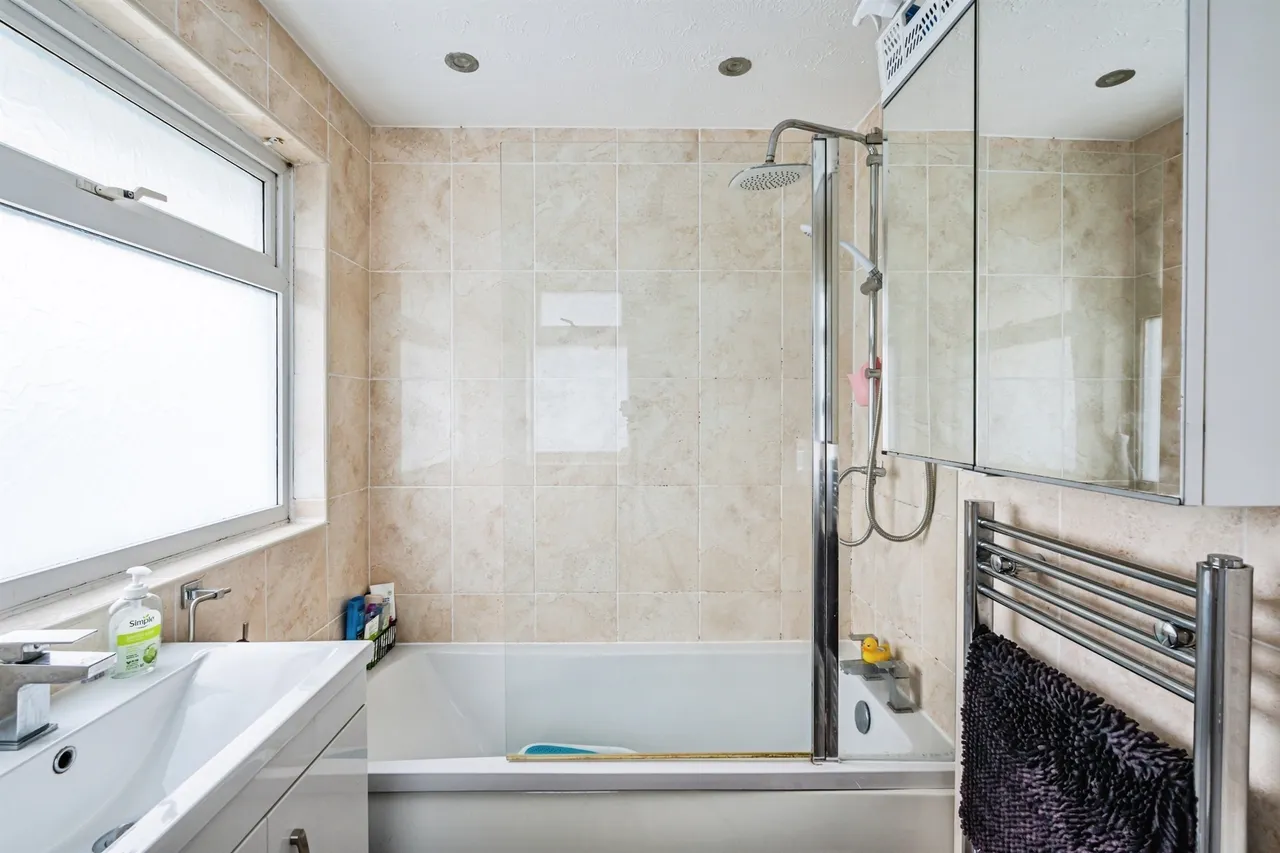 Gainsborough Crescent, Eastbourne, BN23, photo 17