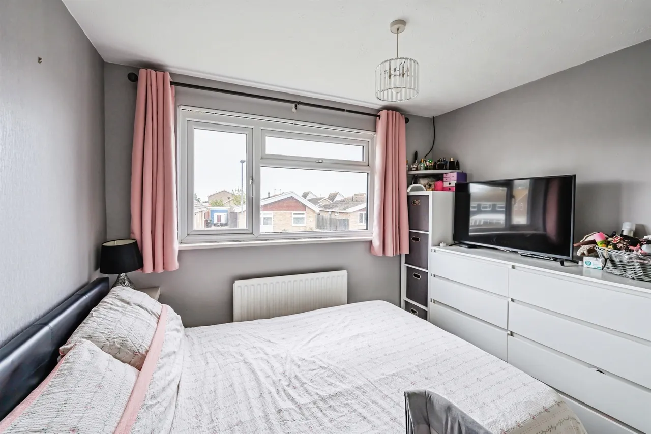 Gainsborough Crescent, Eastbourne, BN23, photo 12
