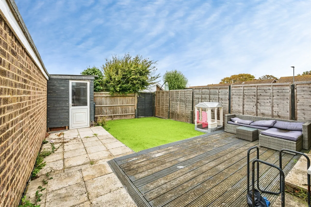 Gainsborough Crescent, Eastbourne, BN23, photo 20