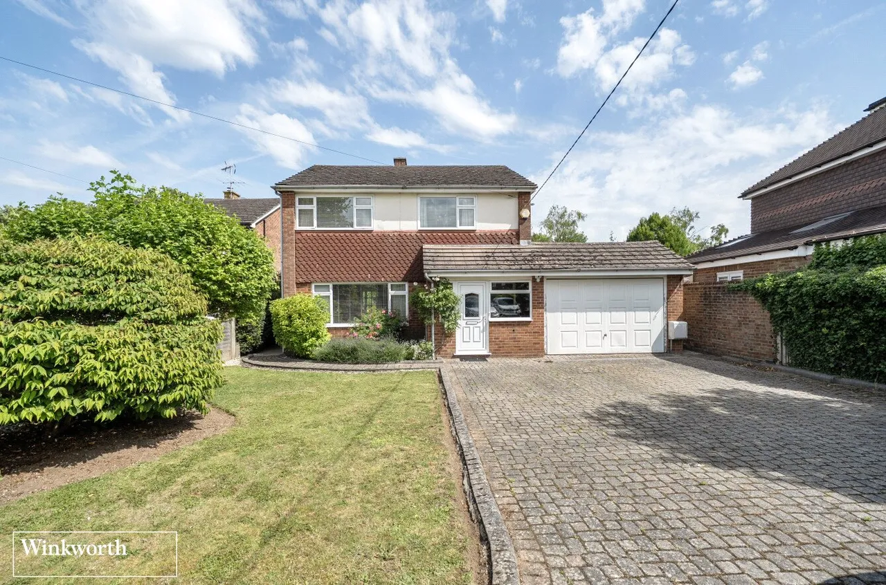 4 bed house for sale — Pack Lane, Basingstoke, Hampshire, RG22