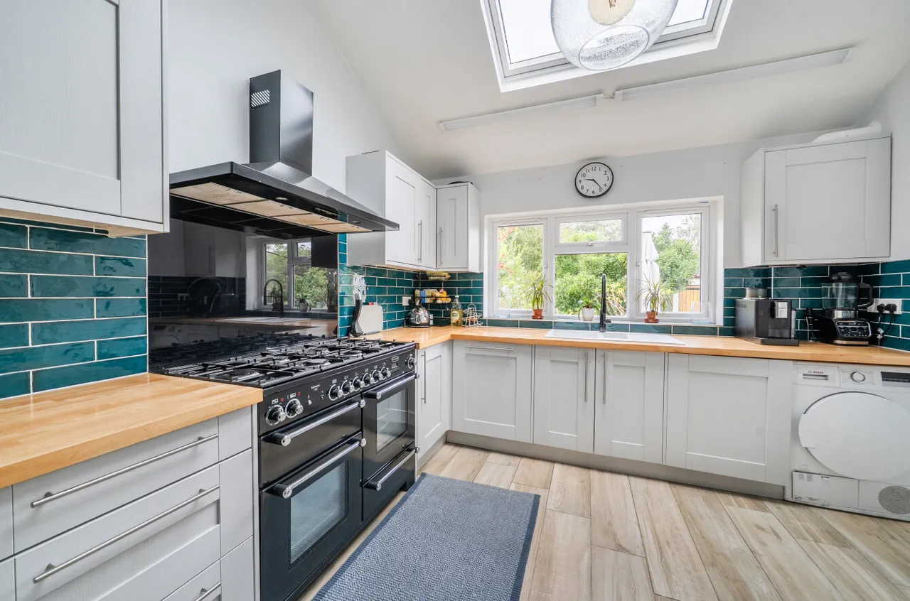 St. Marks Road, Binfield, Bracknell, Berkshire, RG42 4AX, photo 12