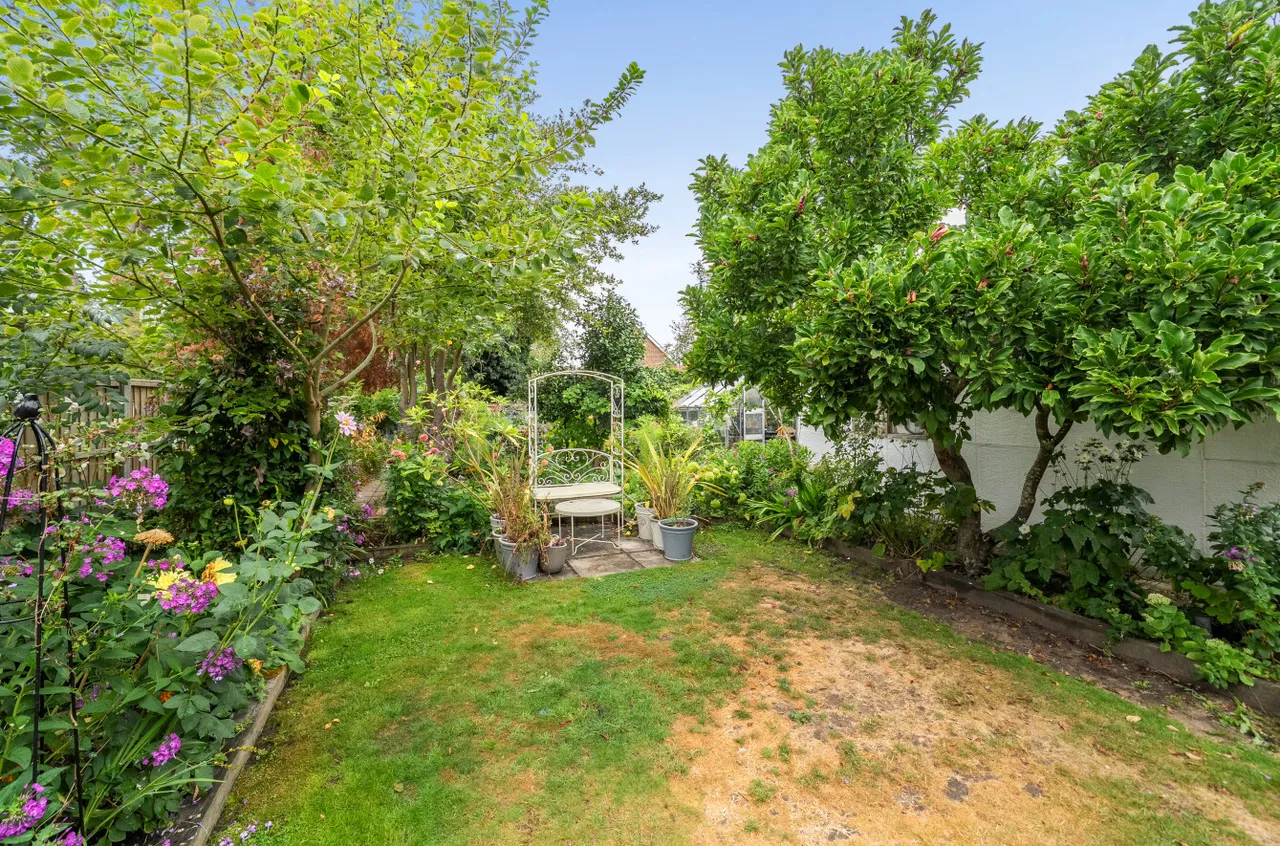 St. Marks Road, Binfield, Bracknell, Berkshire, RG42 4AX, photo 5