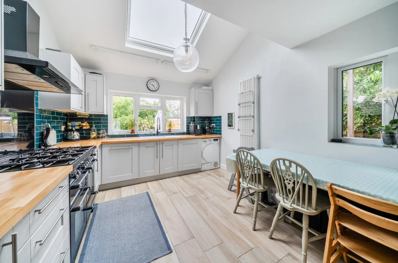St. Marks Road, Binfield, Bracknell, Berkshire, RG42 4AX, photo 21