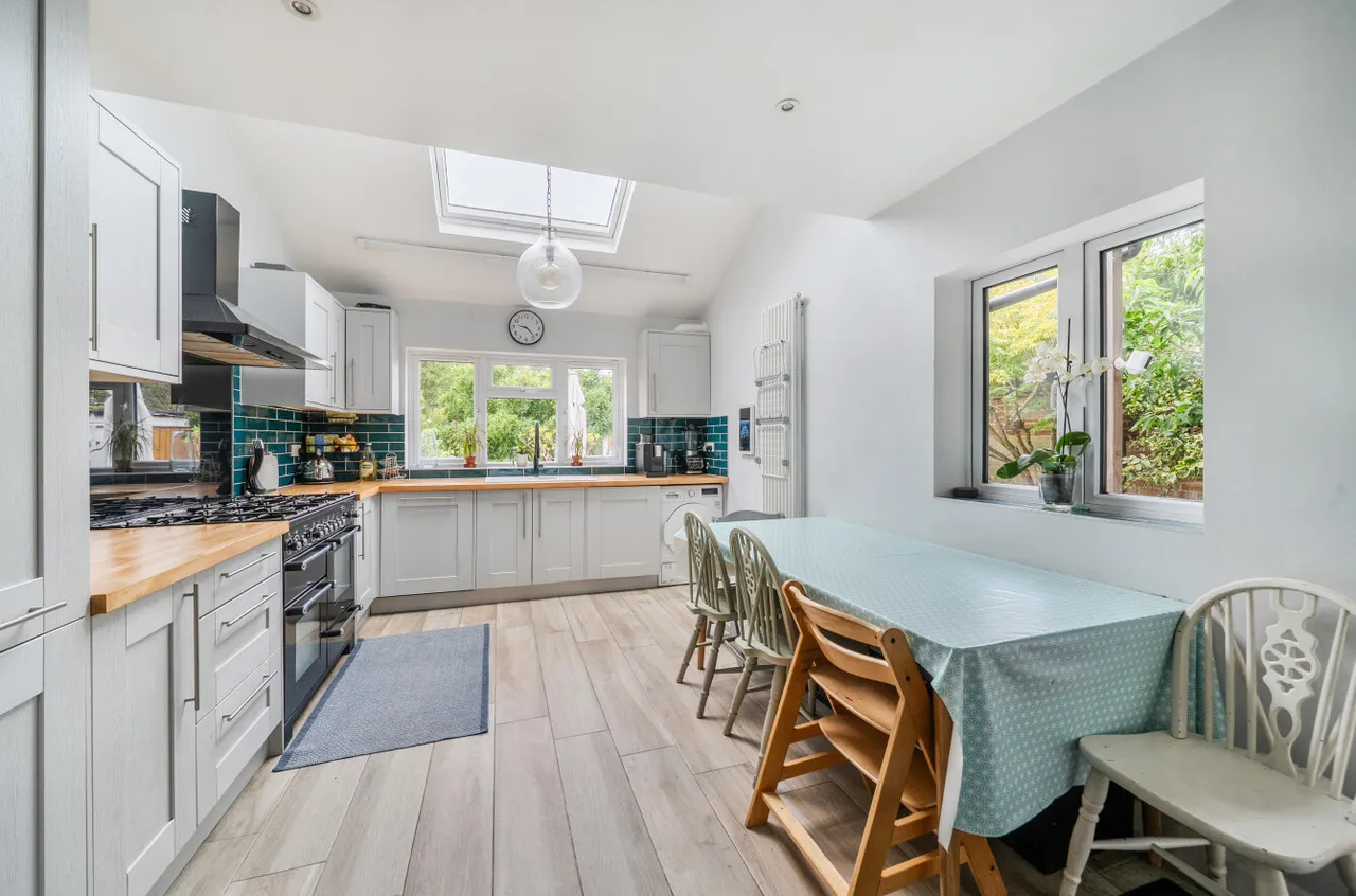 St. Marks Road, Binfield, Bracknell, Berkshire, RG42 4AX, photo 11