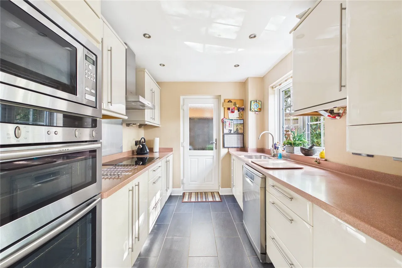 Fulmar Close, Basingstoke, RG22, photo 5