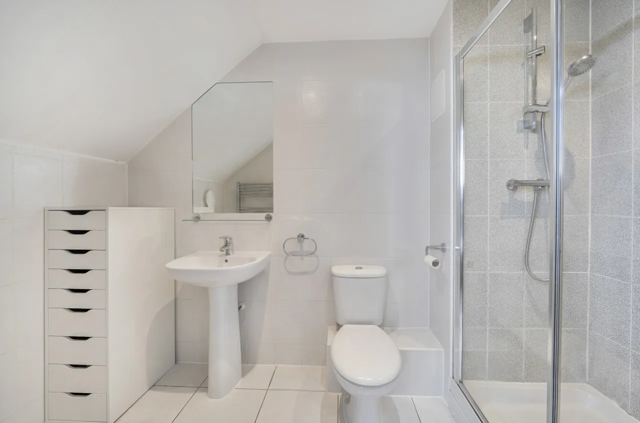 Montague Mews, Farnham, Surrey, GU9 7GF, photo 14