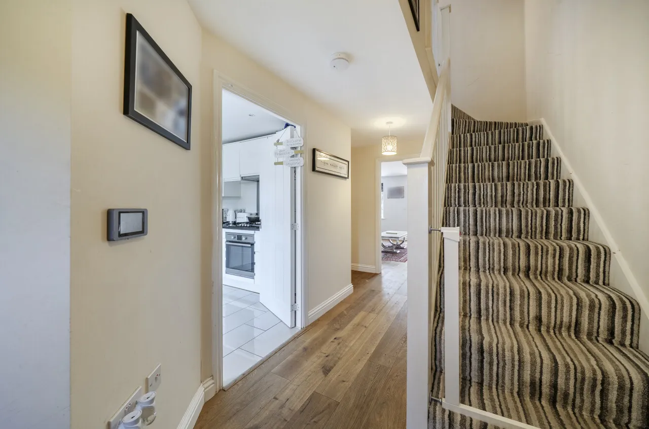 Montague Mews, Farnham, Surrey, GU9 7GF, photo 18