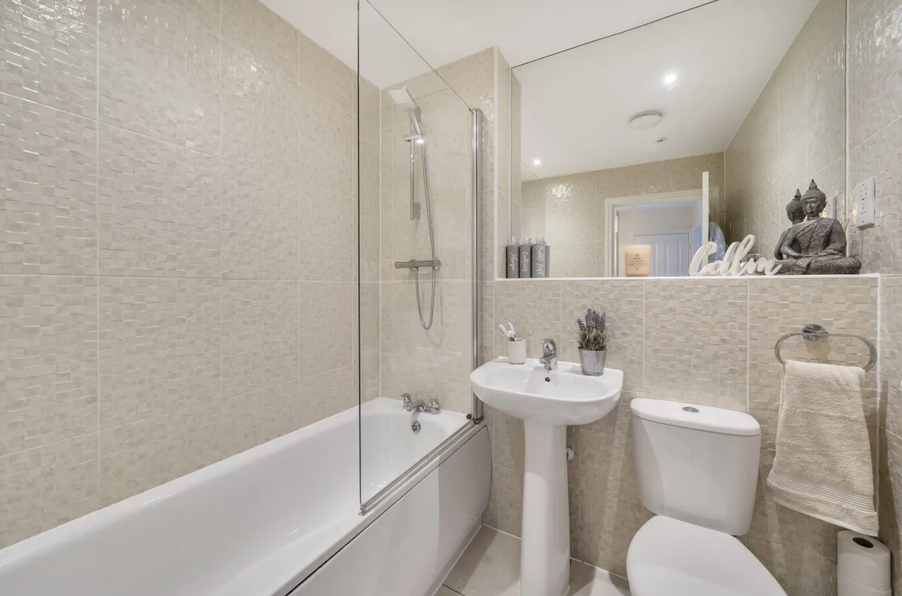 Montague Mews, Farnham, Surrey, GU9 7GF, photo 5