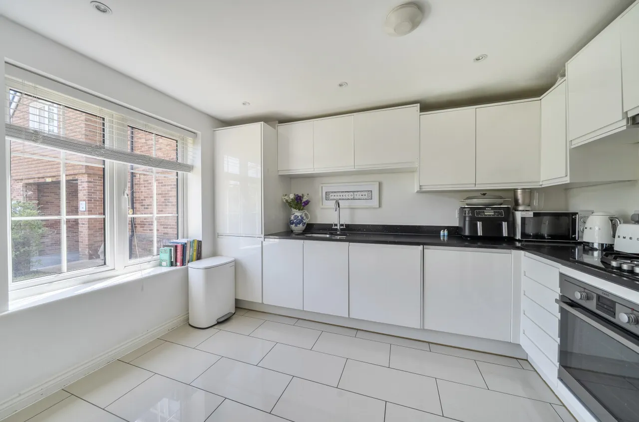 Montague Mews, Farnham, Surrey, GU9 7GF, photo 19